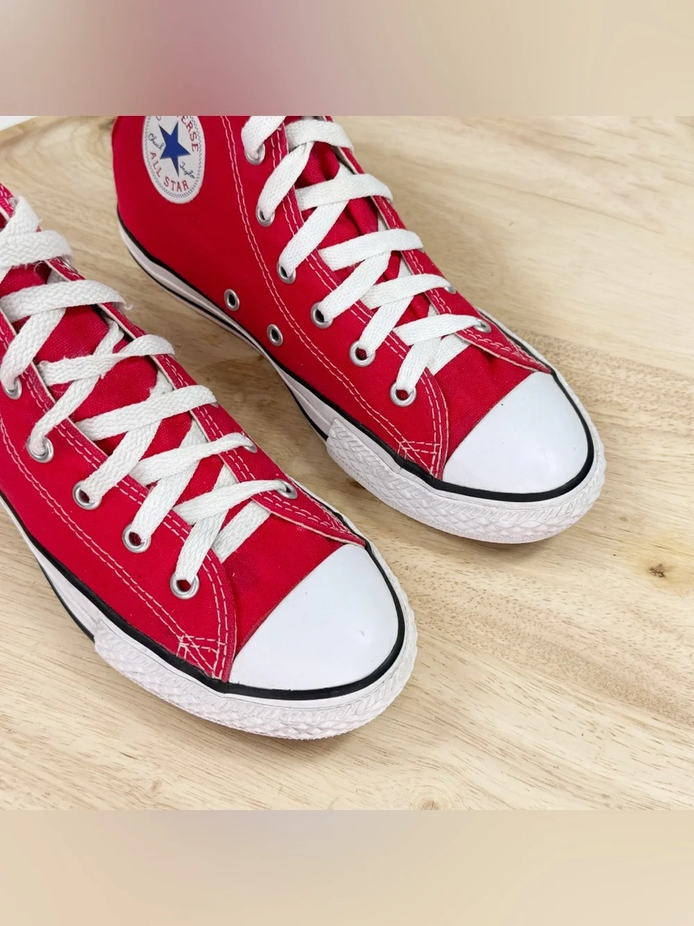 Converse Chuck Taylor Canvas High Top Sneakers Red White Youth Size 3 Big Kids